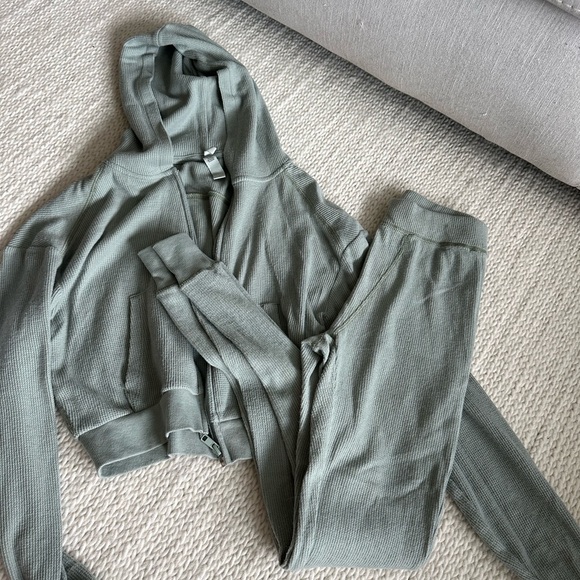 Skims 2-piece Waffle Knit Jacket & Legging Set - Picture 2 of 7